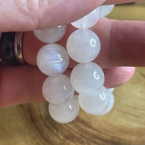 White Moonstone beaded bracelet 7” crystal healing beads 8mm blue flash - Picture 9 of 10